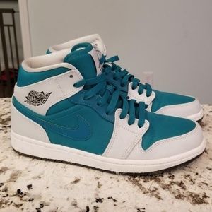 Air Jordan 1 Mid "Lush Teal"